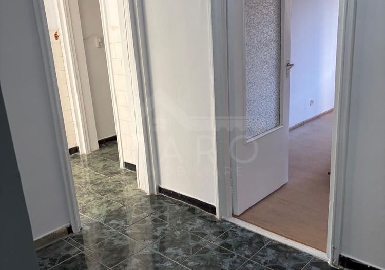 Vindem apartament 2 camere ultracentral - Poză 1
