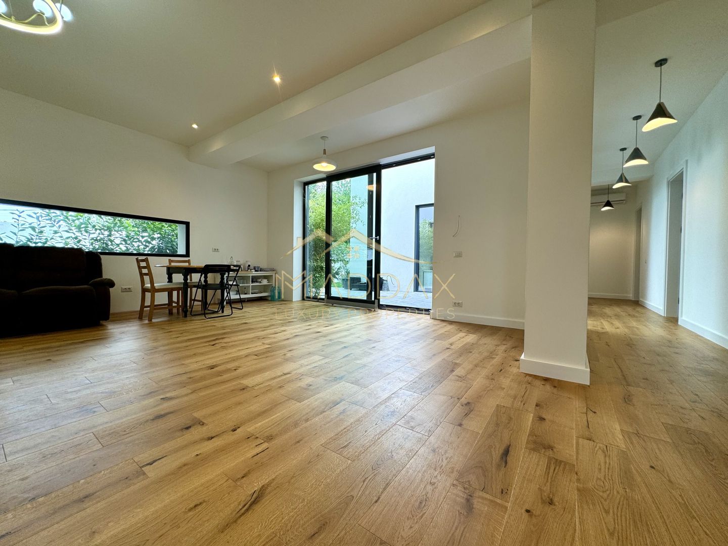 Vila cu 5 camere // * 565 mp gradina* // Tunari - Poză 11