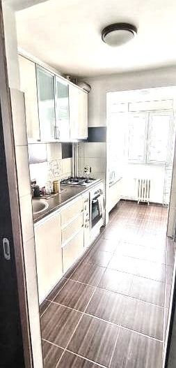 Închiriez Apartament cu 🌳 3 camere decomandat, parcare, Nicolae Grigorescu - Poză 4