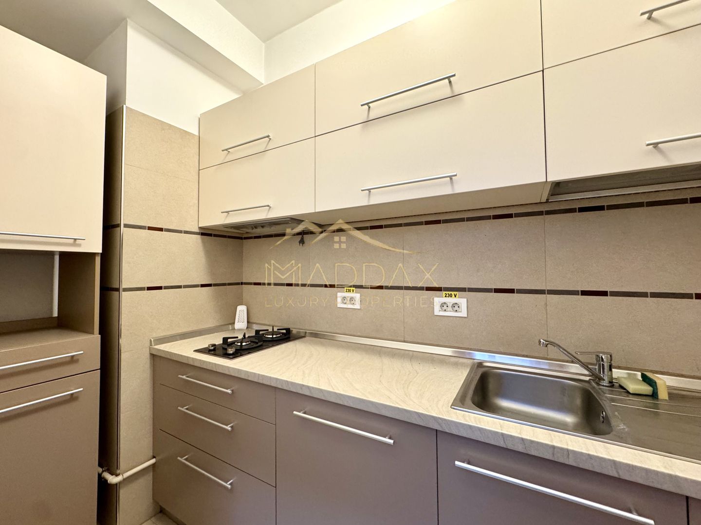 Vila centrala cu 13 camere *460mpu* + garaj // Dorobanți - Poză 21