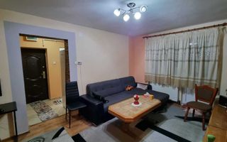 De vanzare apartament 3 camere - Poză 1