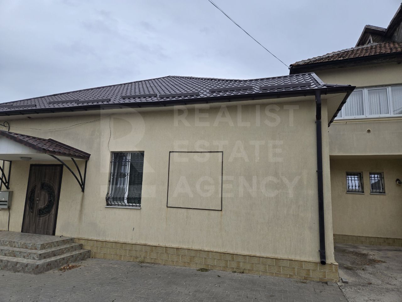 Vânzare, spațiu comercial, 237,9 mp, satului Siret. - Poză 2