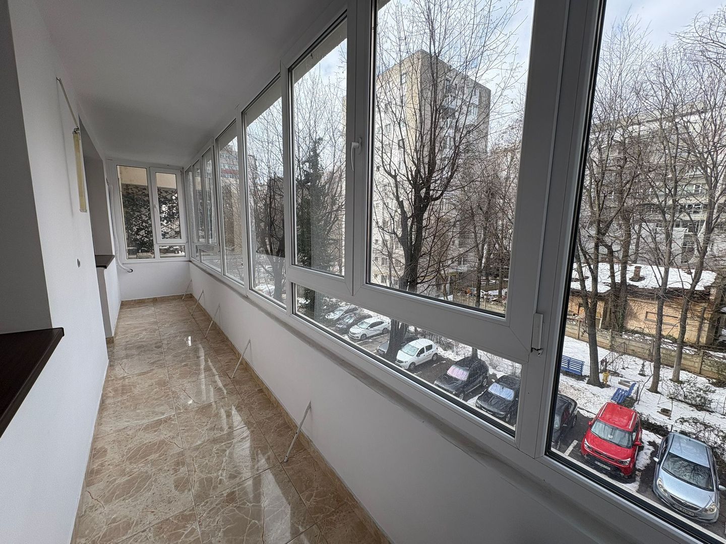 AP. 2 CAMERE PIATA SUDULUI, METROU 6 MINUTE, FOARTE CURAT/IGIENIZAT - Poză 4