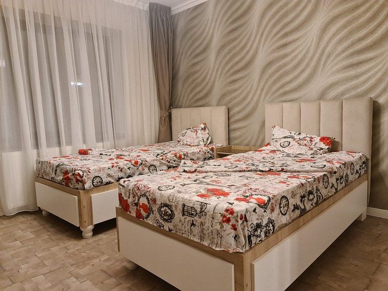 Vila P+1E,  7 camere, curte amenajata   - zona Mall, George Cosbuc - Poză 3