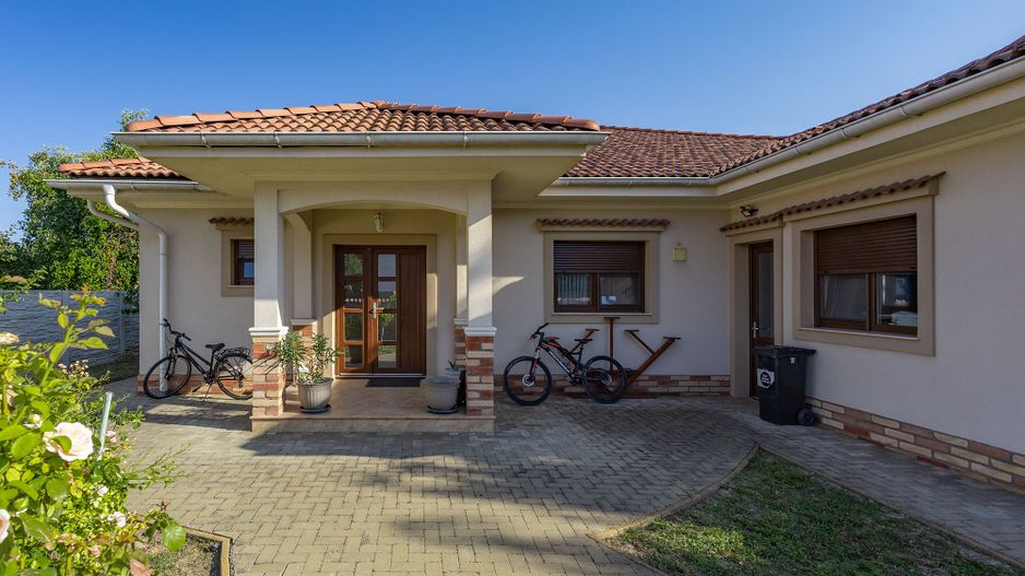 De Vanzare | Vila Lux | Teren 1000 mp | 226mp utili | 3 Bai | Garaj - Poză 3