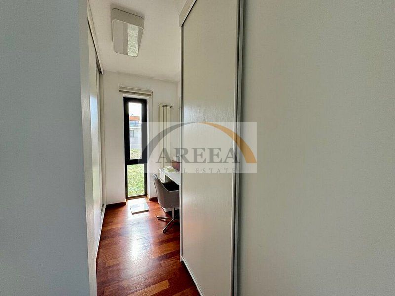 Vila lux de vanzare in cel mai dorit complex din Erou Iancu Nicolae-locatie rara - Poză 29