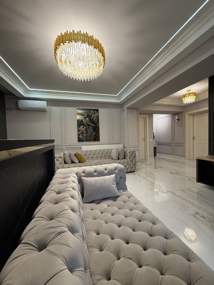 Apartament 3 camere ultracentral parcare privata  bloc nou 2024 - Poză 1