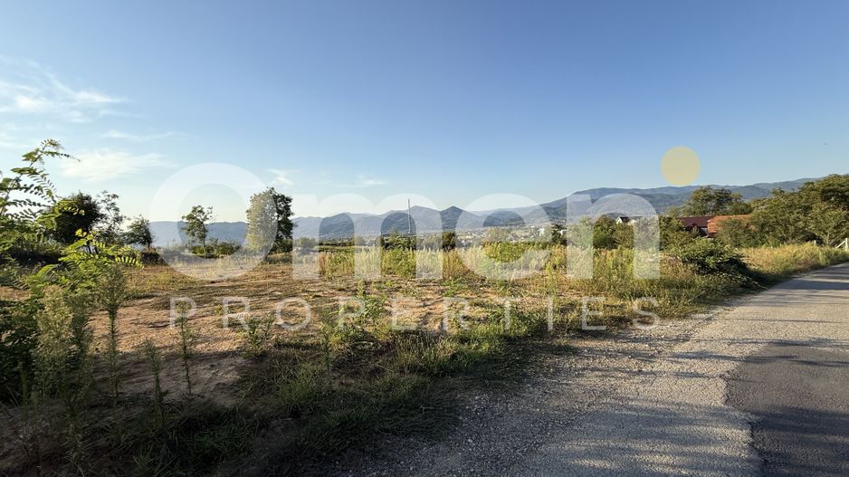 Teren intravilan de vânzare în Groși 713 mp, central - Poză 1