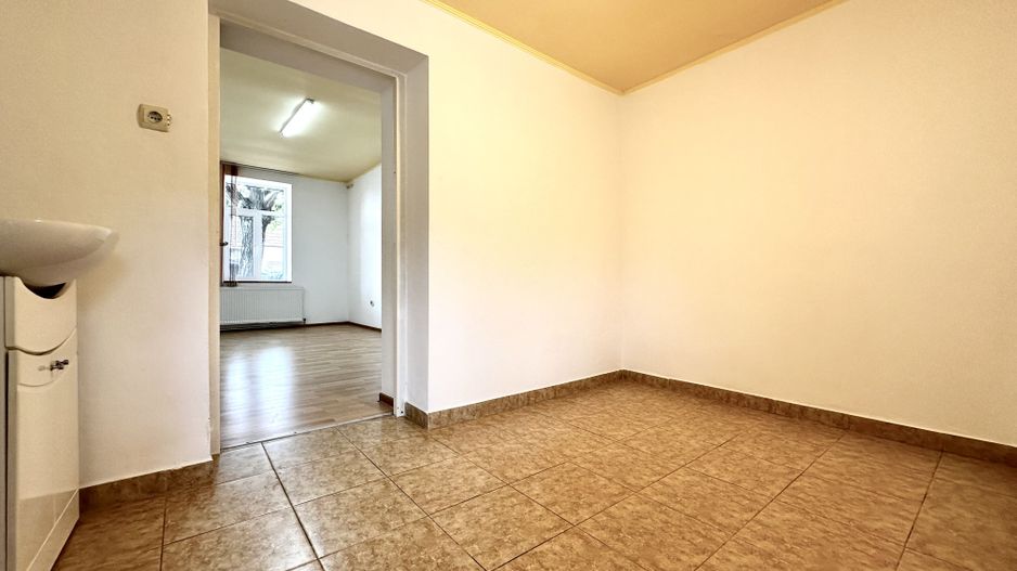 Casa individuală de închiriat - Dumbrăvița Central - Poză 4