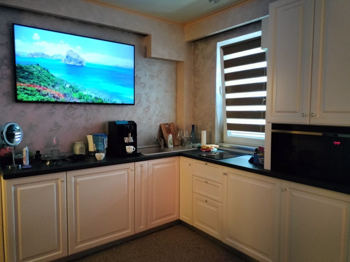 Garsoniera de lux cu jacuzzi și loc de parcare - Poză 2