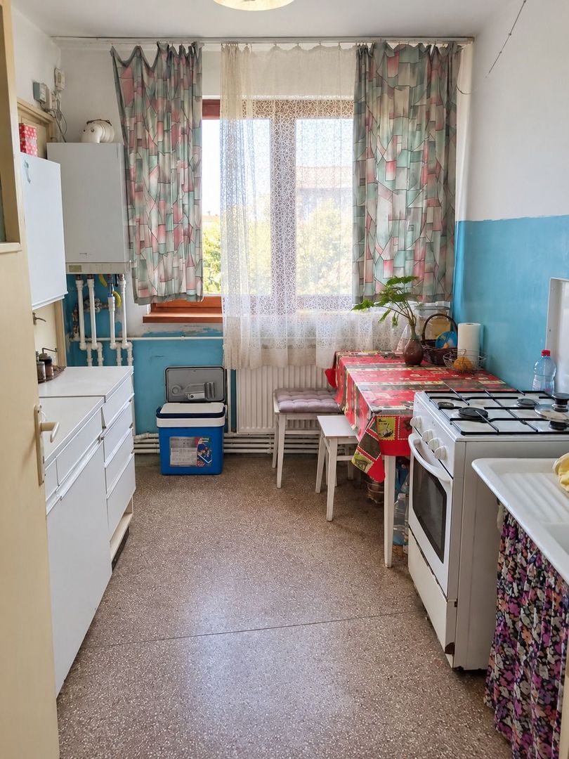De vanzare apartament cu 3 camere etj 3, Mazepa 1, 80.000 euro - Poză 4