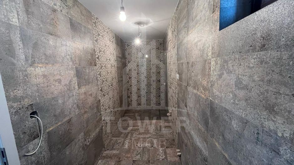 Casă nouă  cu 8 camere, 5 băi și curte – 220 mp utili – 480.000€ - Poză 11