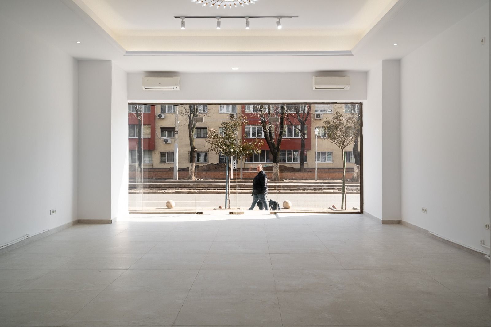 SPATIU COMERCIAL | OPORTUNITATE - Poză 1