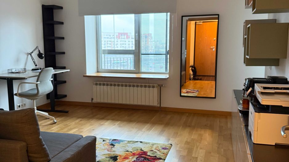 Închiriere Apartament 2 camere, 67 mp, renovat, Asmita Gardens, etaj 3/25 - Poză 1
