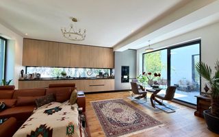 Vila cu 5 camere // * 565 mp gradina* // Tunari - Poză 1