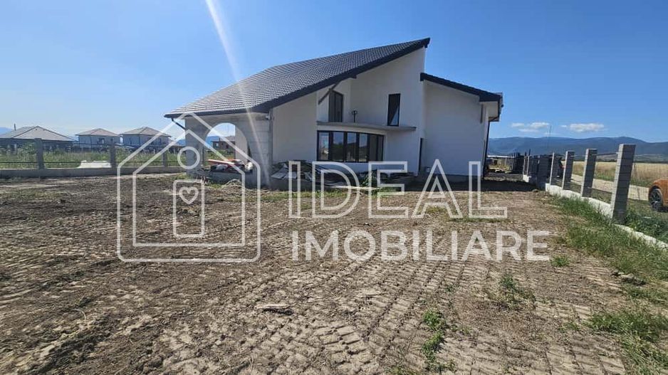 Casa Individuala Moderna cu 5 camere si 668 mpu curte, in Cristian - Poză 3