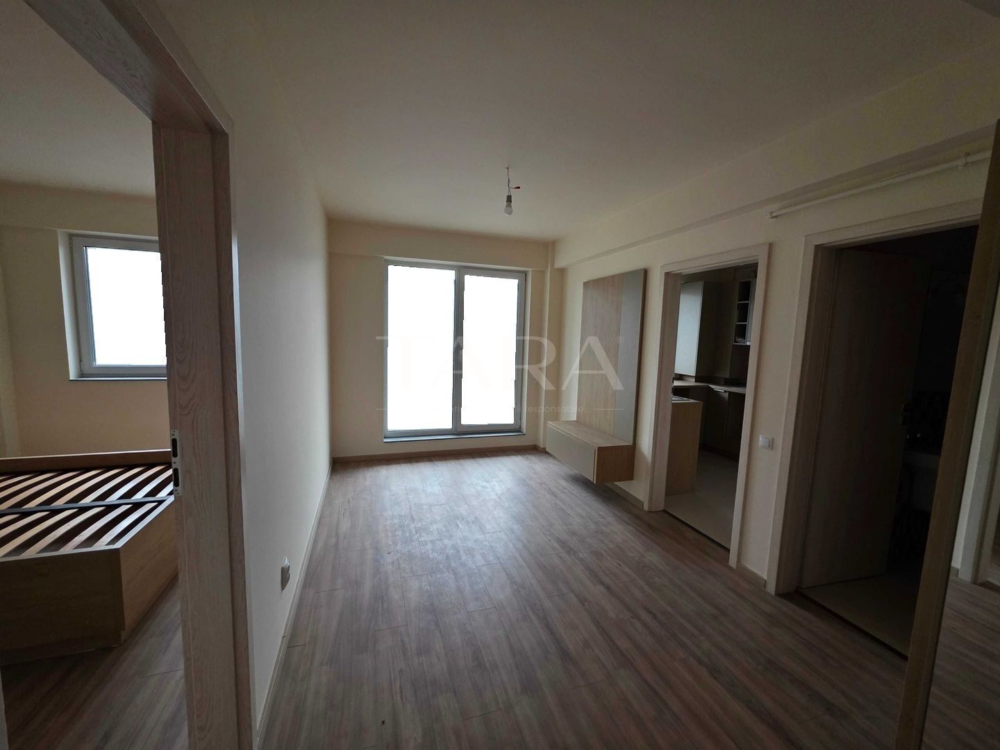 Apartament în zona Între Lacuri - Poză 4