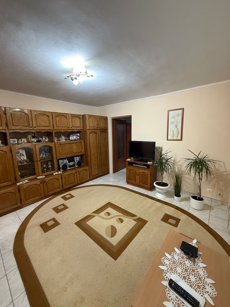 Buziasului-AEM | 2 Camere | Centrala proprie | Mobilat - Poză 1