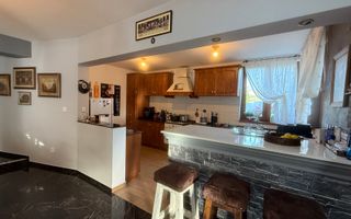 Vila deosebita cu 5 camere pe o strada privata in Borhanci - Poză 4