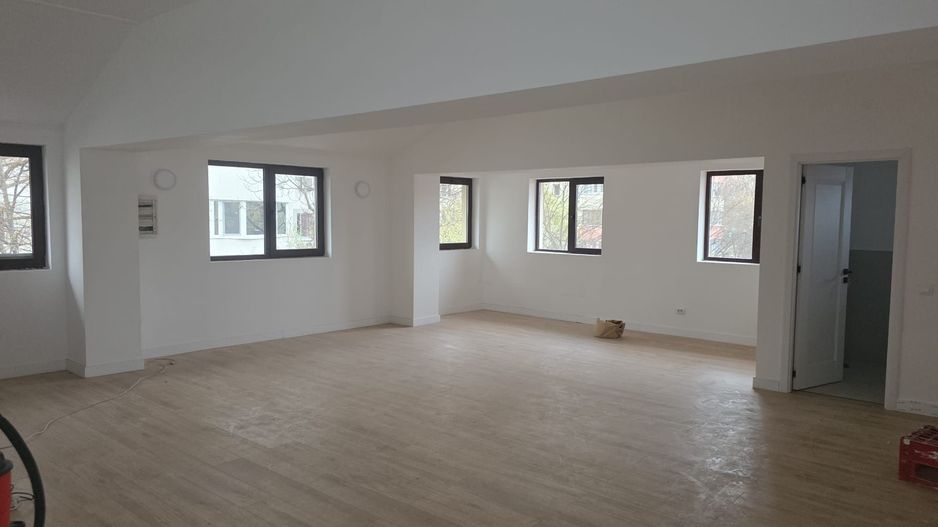 URGENT!, libera, CONSOLIDATA, birouri/comercial, 2 INTRARI, NEGOCIABIL - Poză 1