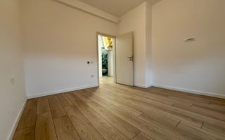 Duplex despartit prin garaj cu 5 camere  |  Dumbravita - Poză 11