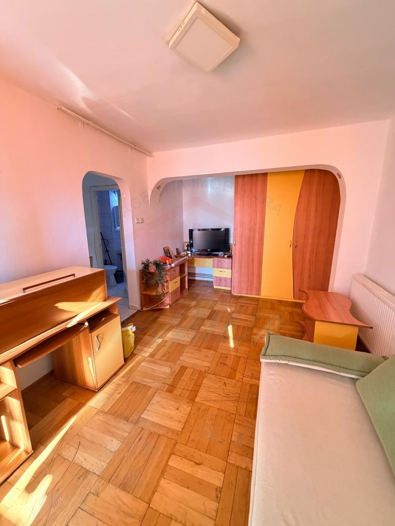 Inchiriem apartament cu o camera la PS-uri , tiglina 1, pret 250 euro. - Poză 3