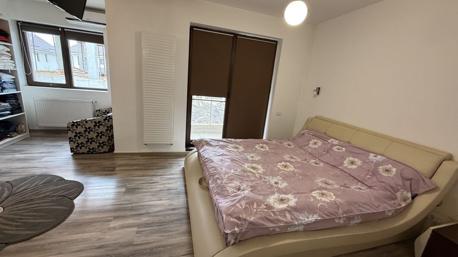 Casă înșiruită complet mobilată + curte+ 2 parcari în complex inchis! - Poză 5