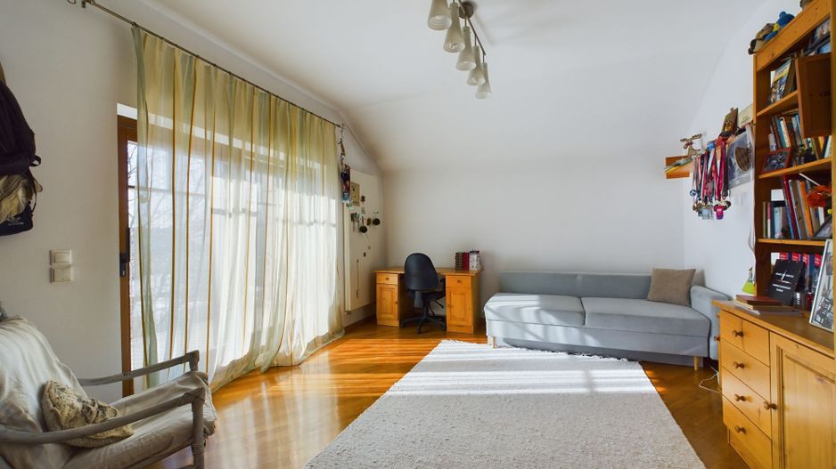 Vilă/casă cu 6 camere 400mp în Dumbrăvița - Poză 10