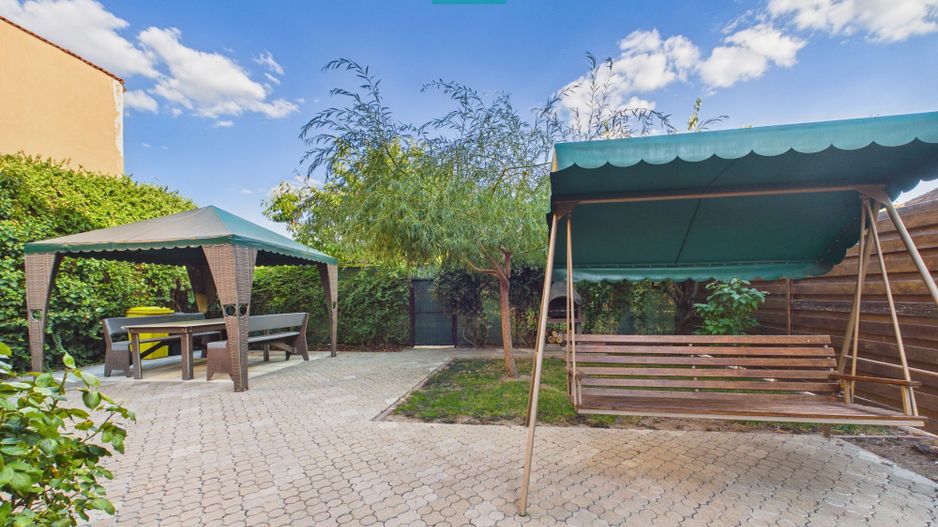 Casă cu 2 apartamente în Grădiște - Poză 3