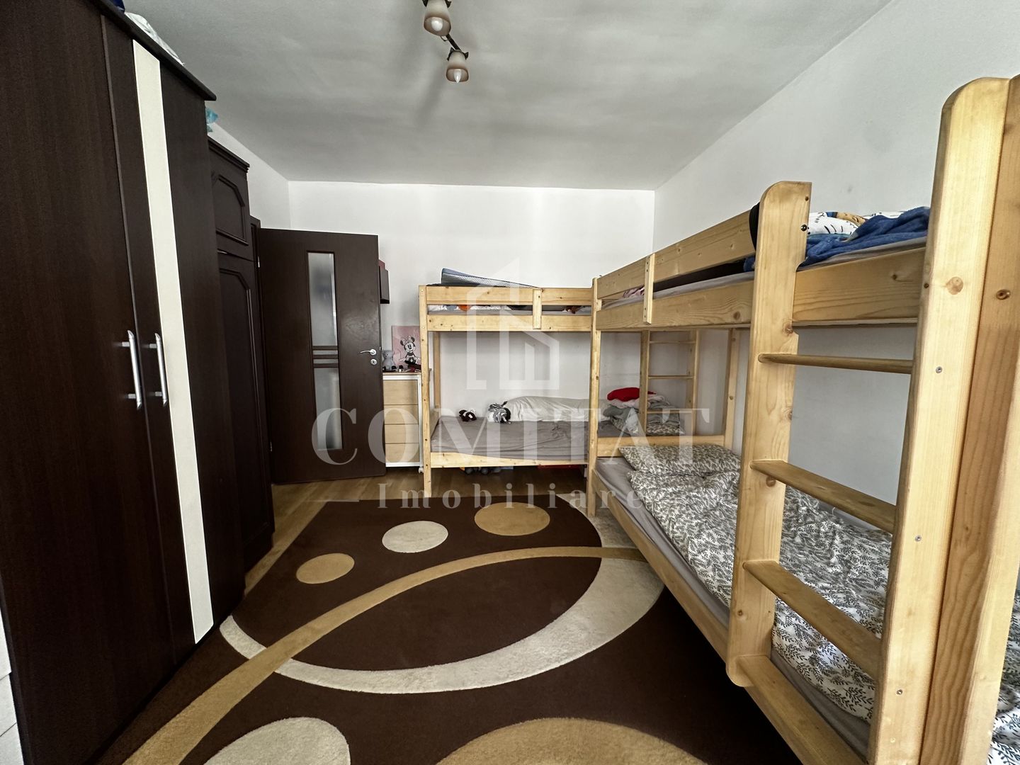 Apartament la etaj intermediar | Loc de parcare | Zona Str Eroilor - Poză 3