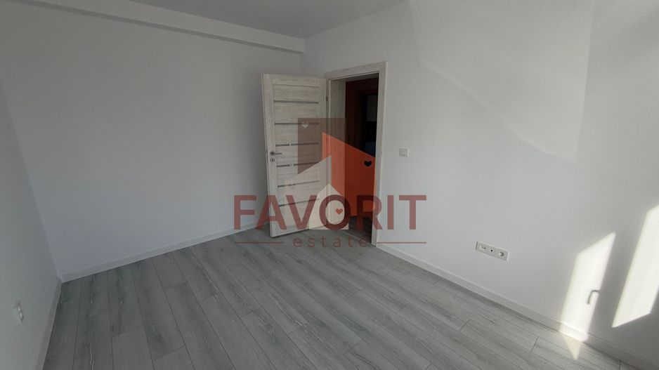 Disponibil imediat. Decomandat. TVA 21% inclus in pret - Poză 8