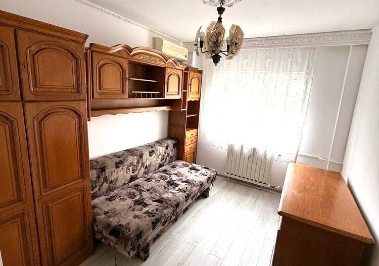 Închiriez Apartament cu 3 camere decomandat, parcare inclusă, metrou Dristor 🚗 - Poză 2
