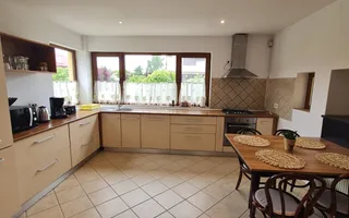 Vila spațioasă și recent renovată în Ghiroda! - Poză 40