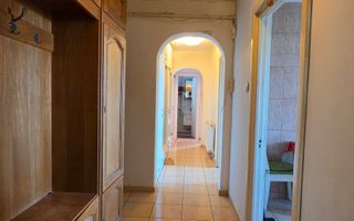 De vanzare  3 camere decomandat, Centrul Civic-Onix, bloc verde - Poză 5