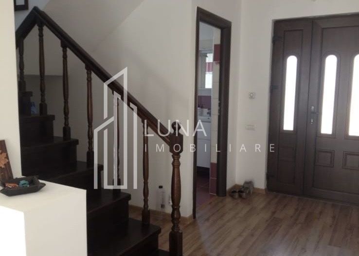 Inchiriez casă modernă în Ghimbav 2 nivele, curte proprie - Poză 1