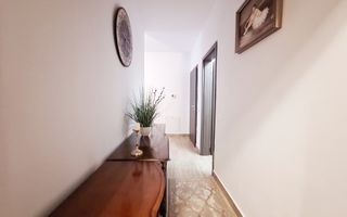 Apartament in centru langa Universitate, cu parcare subterana - Poză 8