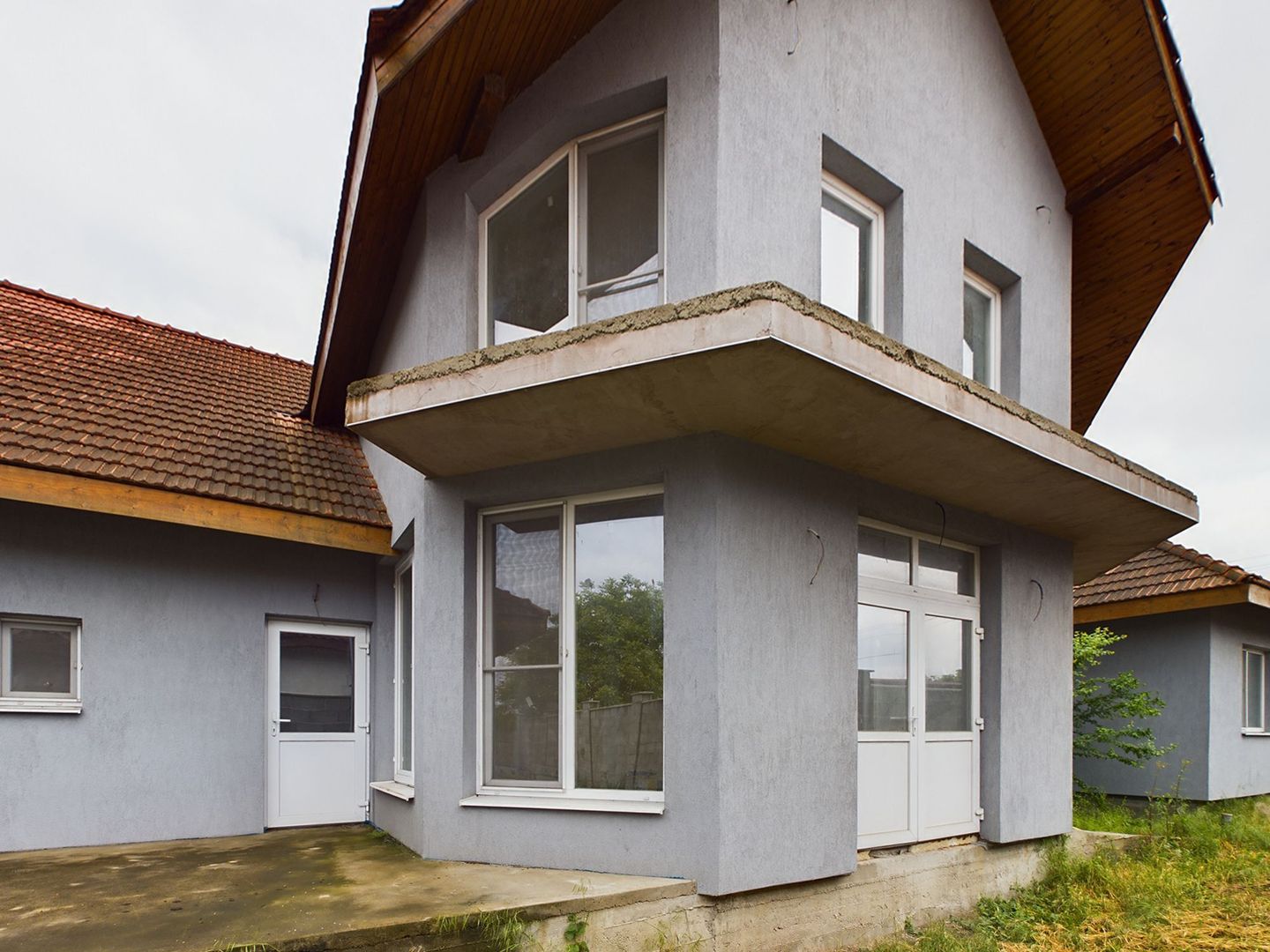 Casă cu destinații multiple în Gai - Poză 4