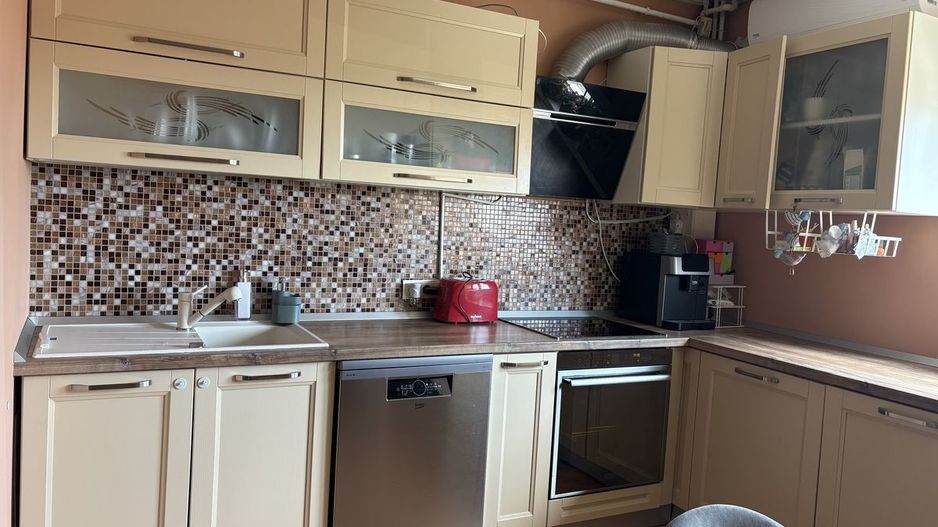 Vânzare Apartament 4 Camere cu Centrală pe Calea Vitan între Mall și Mihai Bravu - Poză 3