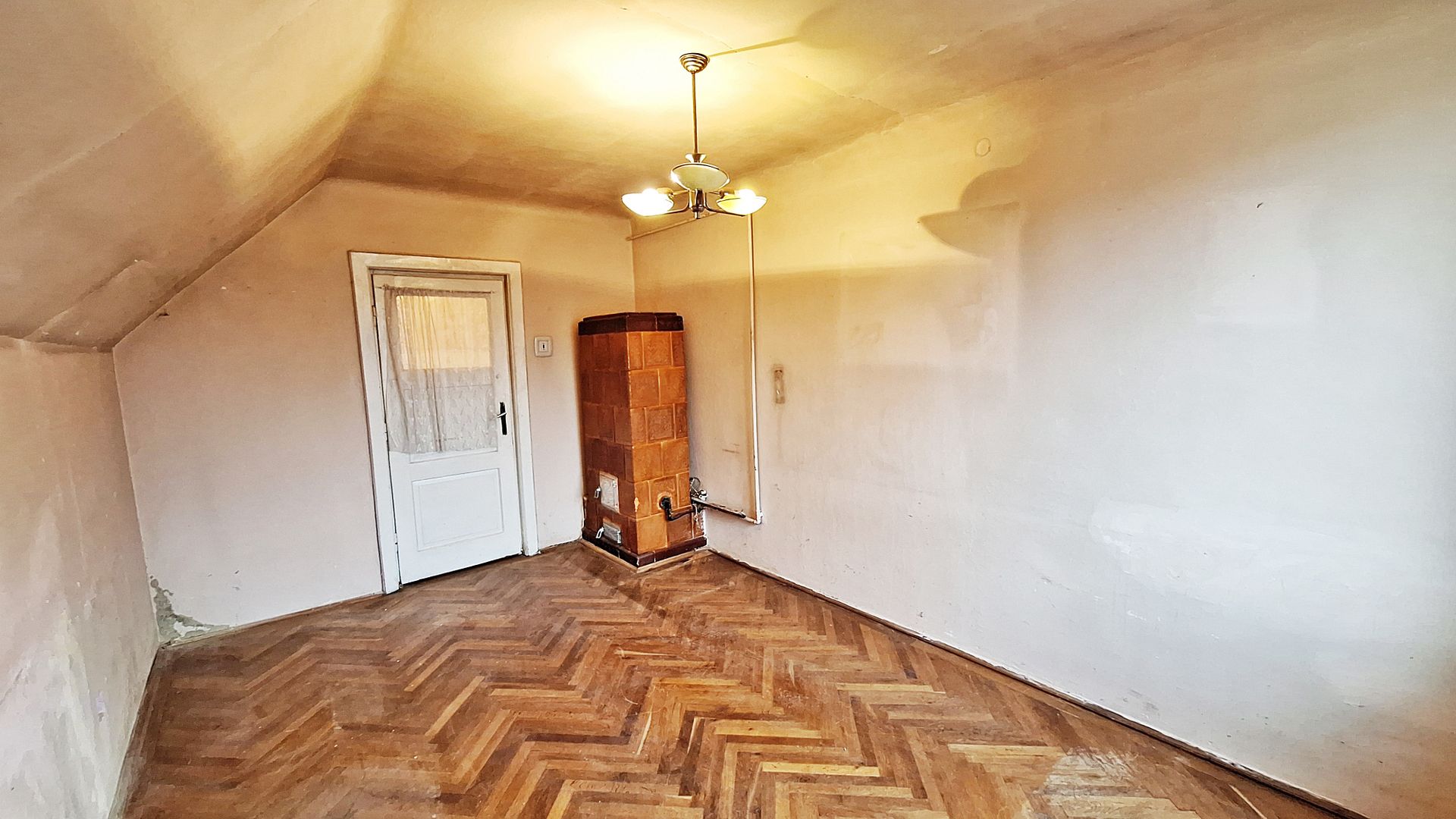 Apartament 2 camere in vila la poalele Tampei, 99000 euro - Poză 9