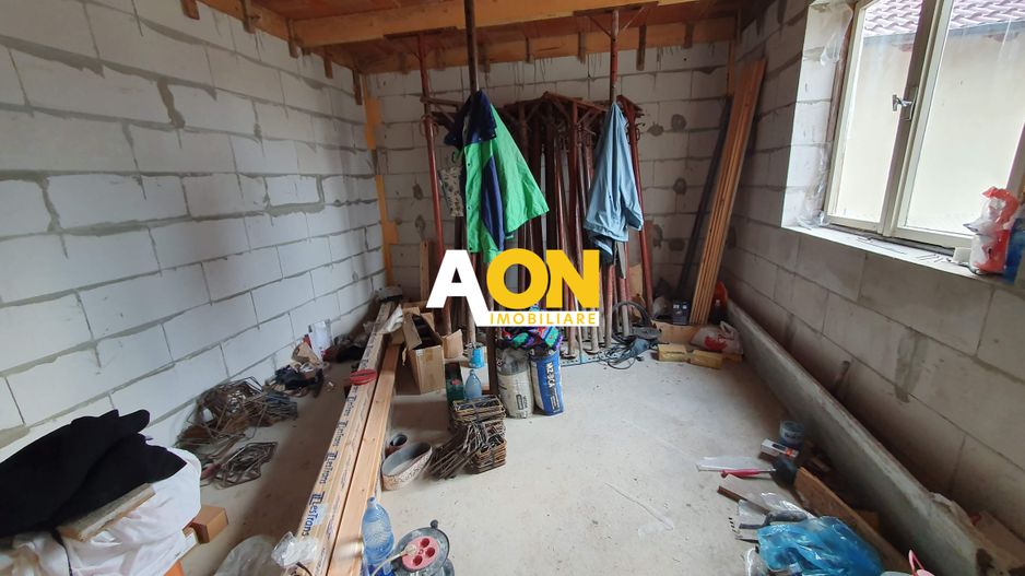 Casa semifinisata, 5 camere, 500 mp teren, Ciugud - Poză 4