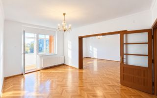 Bloc tip asociatie - zona Kiriac. 4 camere, 3 balcoane. Garaj si boxa. - Poză 4