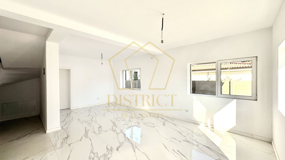 Duplex cu 4 camere, despărțit prin camera tehnica | Mosnita Noua - Poză 2