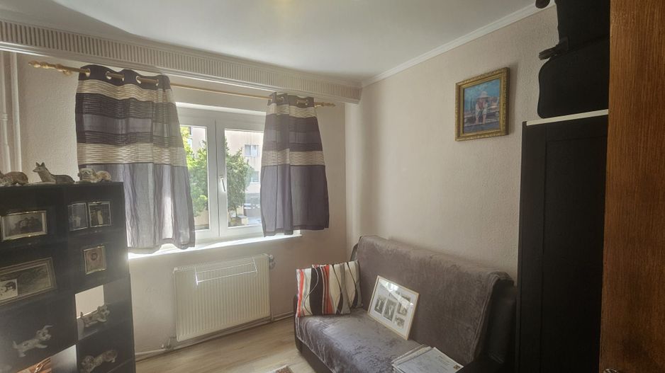 Apartament 4 camere, etaj 1 – Exercițiu, lângă Poștă - Poză 17