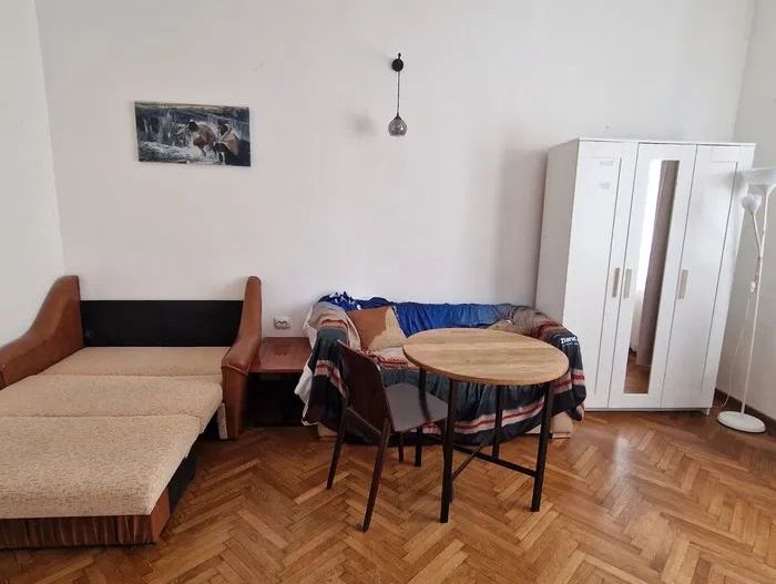 Garsonieră de închiriat | 35 mp | Zonă centrală | Aproape de facultăți - Poză 1