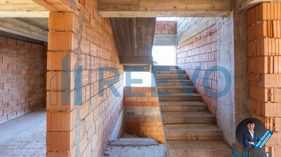 Pensiune/Vilă la roșu P+E+M în Sărata - Poză 11