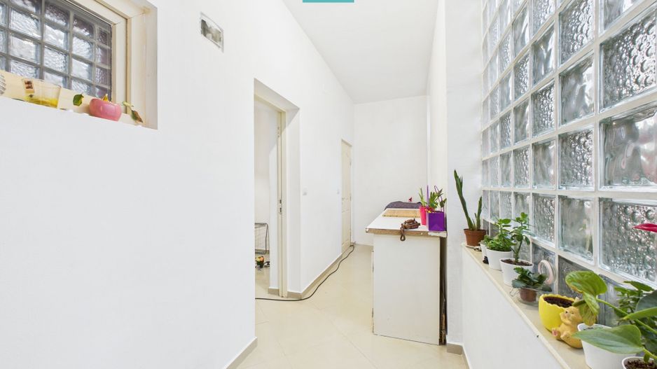 Casa cu 6 camere in Parneava - Poză 11