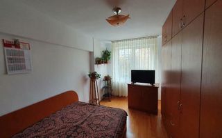 Particular - oferta ap 2 camere decomandat metrou Bucur Obor bloc reabilitat - Poză 5