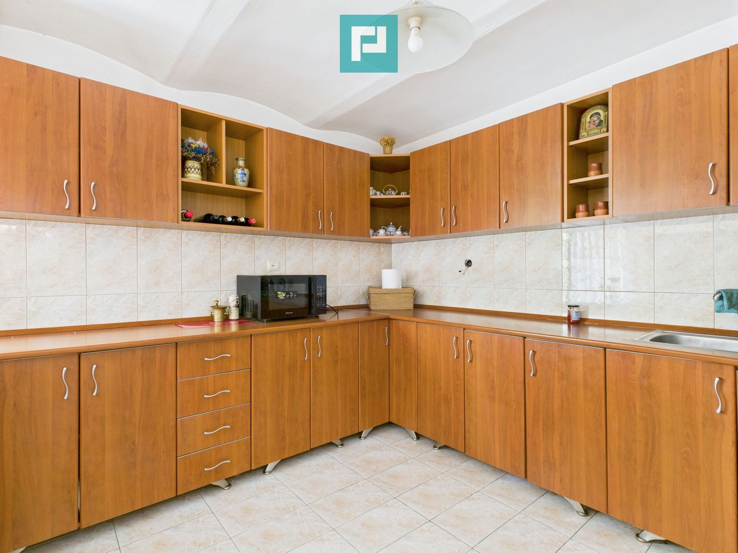 Casă cu 4 camere și teren de 1450 mp în Aradul Nou - Poză 12