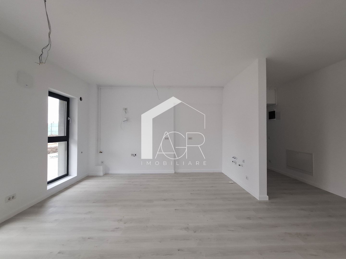 Apartament cu 2 camere, zona Albert - MRS Gradinile - Poză 2