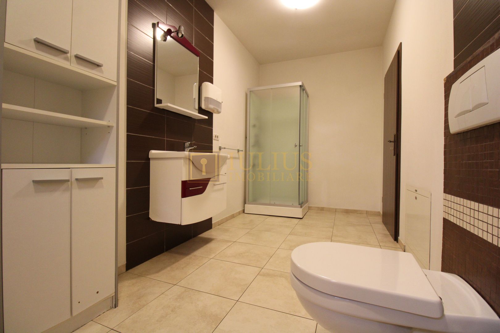 Cetatii; 5 camere, spatiu depozitare, garaj, curte, ideal pentru sediu firma. - Poză 11